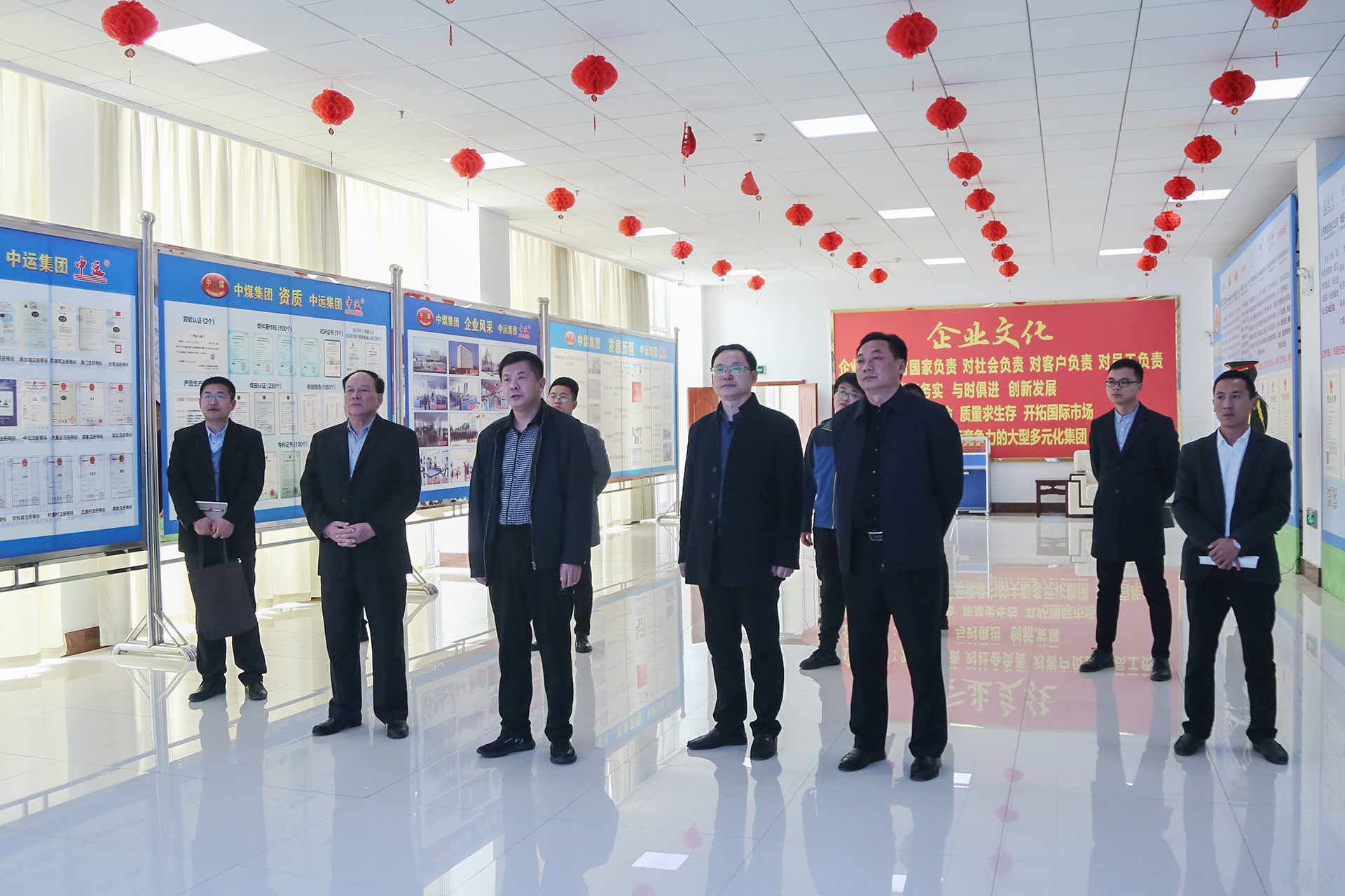 热烈欢迎济宁市技师学院领导一行莅临集团考察合作